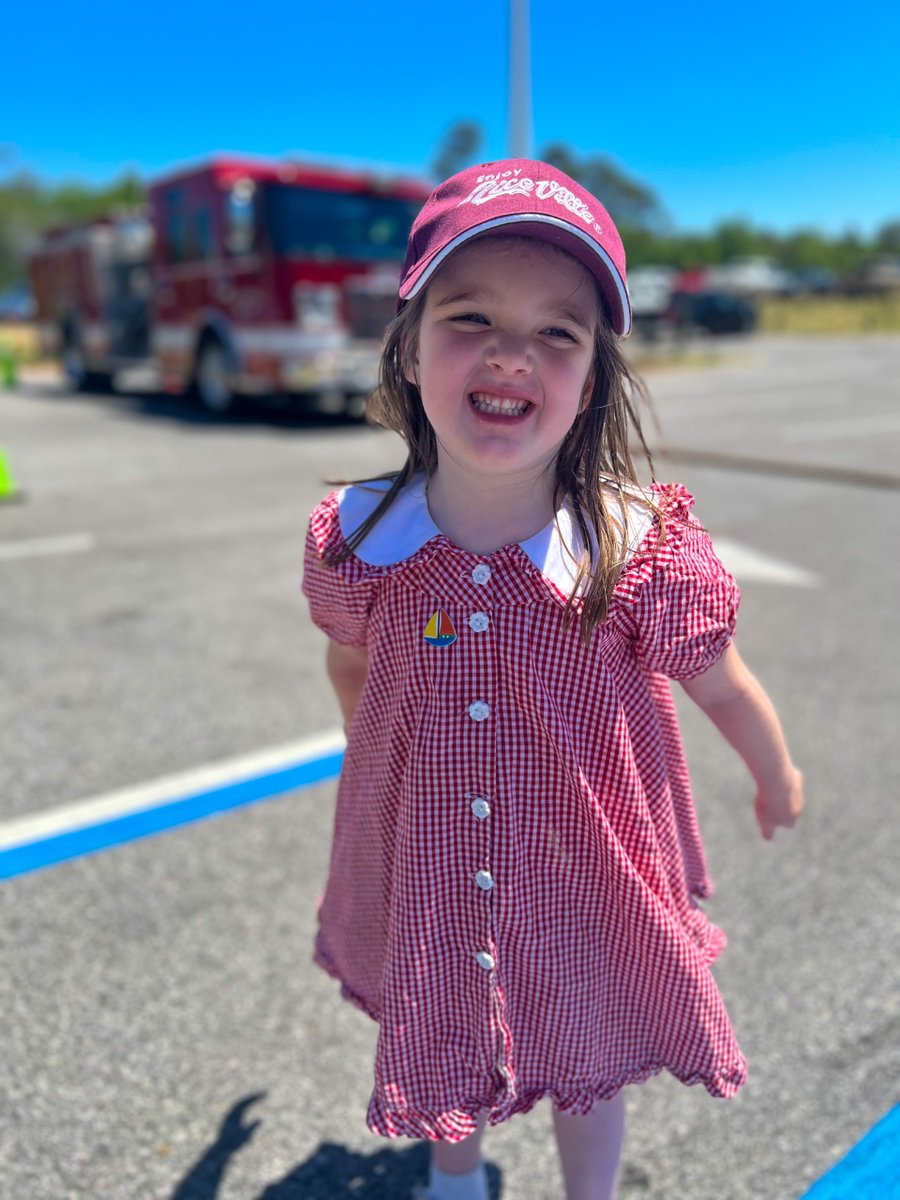 MidBayNews's tweet photo. A beautiful Saturday at 3rd Planet Brewing for a fire truck pull to raise money for Twin Cities Pavilion! 

#niceville #nicevillefl #nicevillenews #firetruckpull #craftbrewery #craftbeer #flcraftbeer #fundraiser https://t.co/lIrTBt8U8i