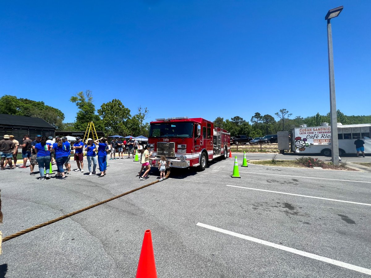 MidBayNews's tweet photo. A beautiful Saturday at 3rd Planet Brewing for a fire truck pull to raise money for Twin Cities Pavilion! 

#niceville #nicevillefl #nicevillenews #firetruckpull #craftbrewery #craftbeer #flcraftbeer #fundraiser https://t.co/lIrTBt8U8i