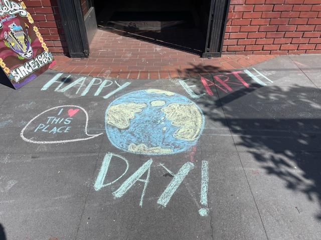 MendelsSF's tweet photo. Happy Saturday! Happy Earth Day!  #haightashburylife https://t.co/5jOGP4rhHi