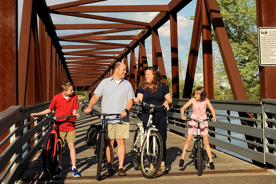 VisitIGH's tweet image. Today is the perfect day to get outside and enjoy all the beauty that Mother Nature has to offer. Inver Grove Heights has plenty of parks and trails where you can hike, bike, and explore the great outdoors.  #EarthDay2023 #InverGroveHeights #greatoutdoors
facebook.com/visitigh