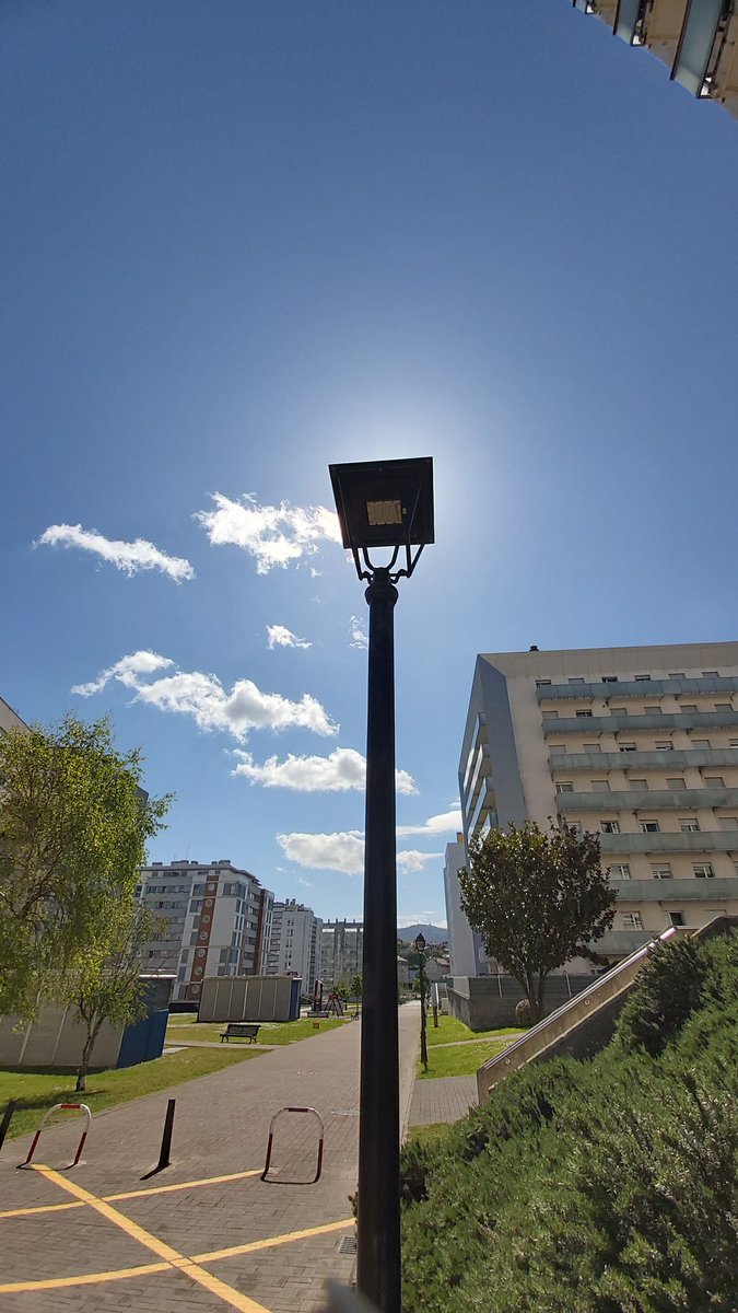 Apez140's tweet photo. #Momentos
De unos #Contraluces sobre tu sempiterna #Farola para Saludarte nuestra muy Querida @currelator, Alegría y las cosas más bonitas y divertidas te acompañen Concha, Abrazos y Besos van a montón para allá con ellos...🧚♂️😎 https://t.co/GBA30rL75P