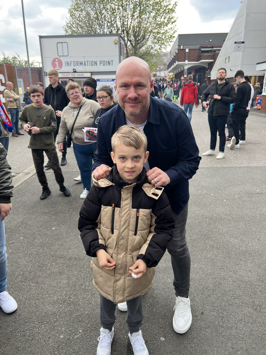 GSwagsta's tweet image. My boy meeting legends before the game ❤️💙 #cpfc #cpfcfamily