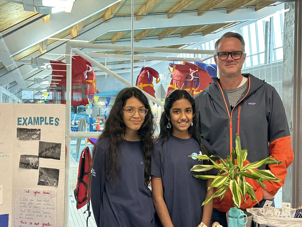 iainlovattws's tweet photo. The Leisure Centre was hopping this morning with many families stopping by Earth Day booths to learn about soil, turtles, and the the importance of keeping plastics out of our waterways. It was great chatting with #Saanvi #stouffvillelions #girlguidesStouffville today. https://t.co/8DLNg6tj7G