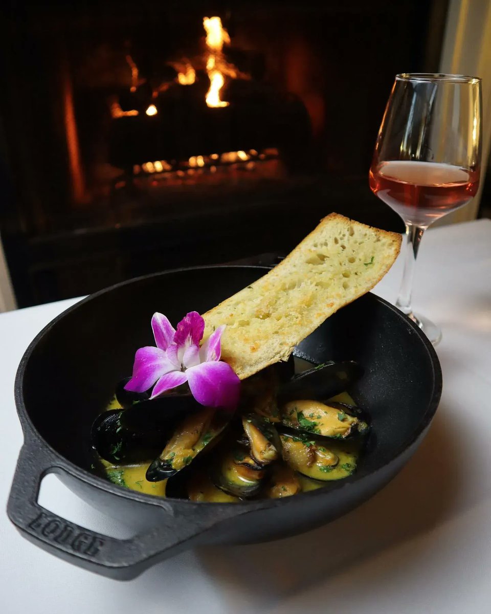 seacrestgrille's tweet photo. Delicious food, and cocktails  ✨🍷🎶

Make your reservation in advance online at https://t.co/d4IthiXsdf
.
.
.
#theseacrestgrille #mussels #finedining #restaurant https://t.co/6PnxYxMkcU