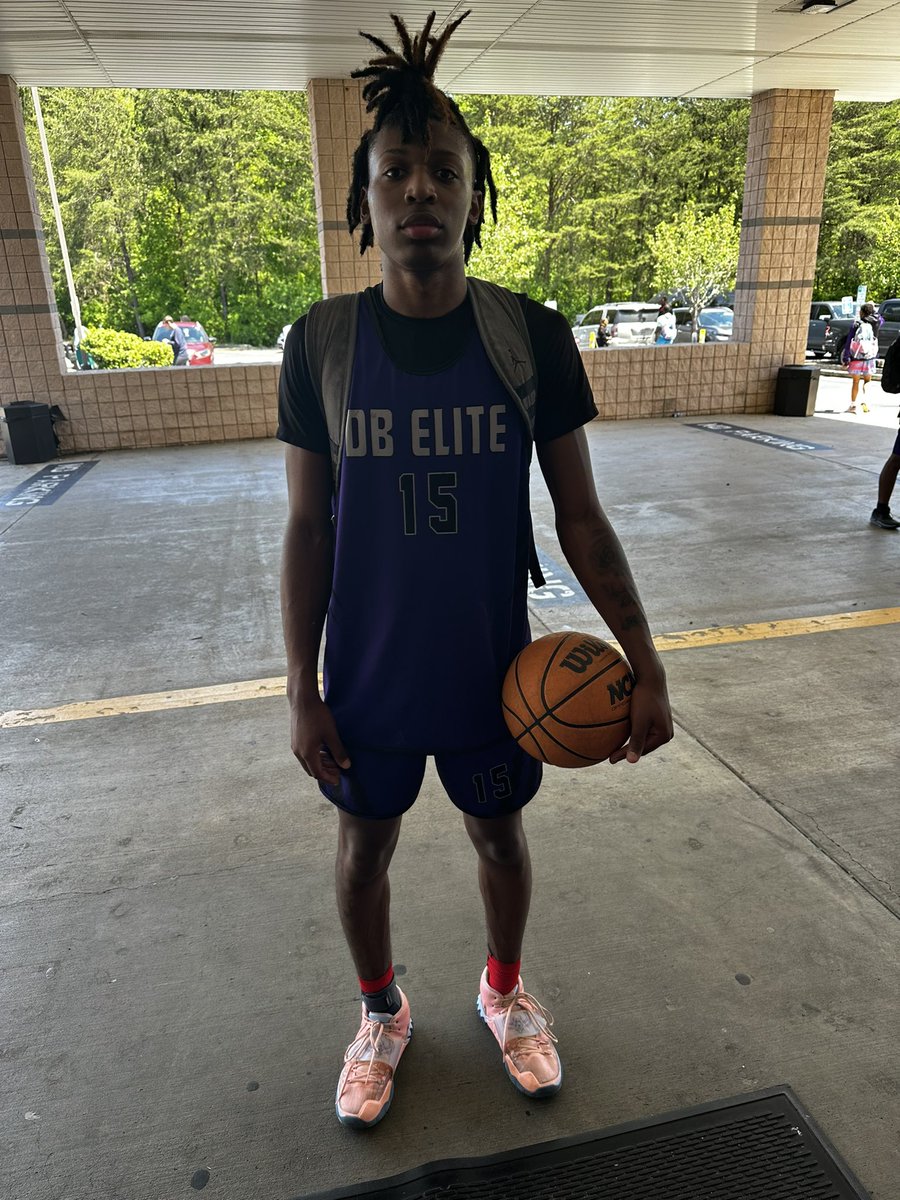 Rj Bridges helped DB Elite pull out the 53-42 win against Play With Heart. He finished the game with 20 points to secure the win.