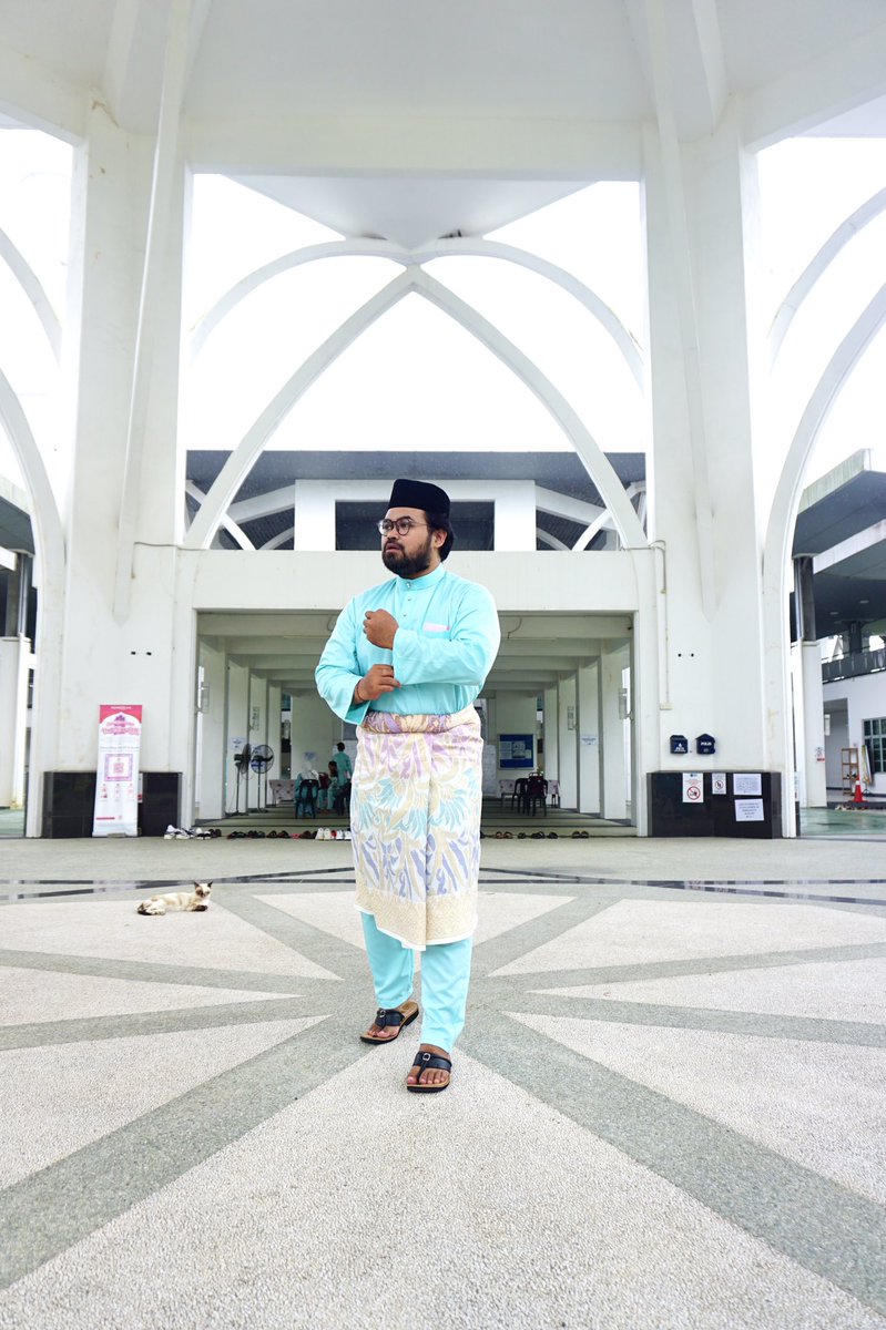 facehairs's tweet photo. Selamat Hari Raya https://t.co/VtFn0QFyaK