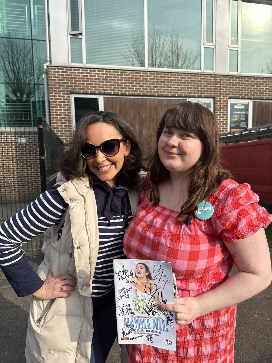 Molly 🦇 tweet media