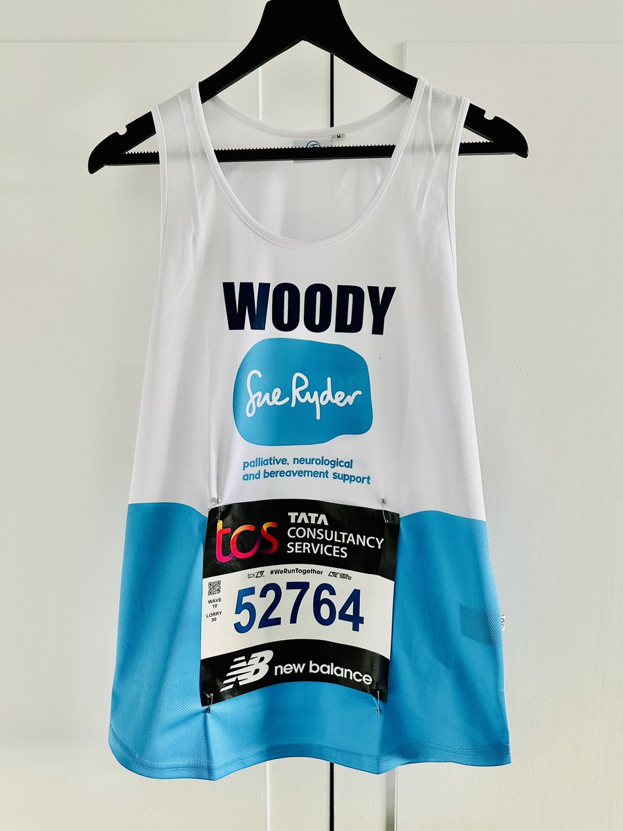 Bib collected and kit all ready for tomorrow’s #LondonMarathon running for <a href="/Sue_Ryder/">Sue Ryder</a> in memory of my Mum

Let’s do this #TeamSueRyder 👏

justgiving.com/fundraising/wo…