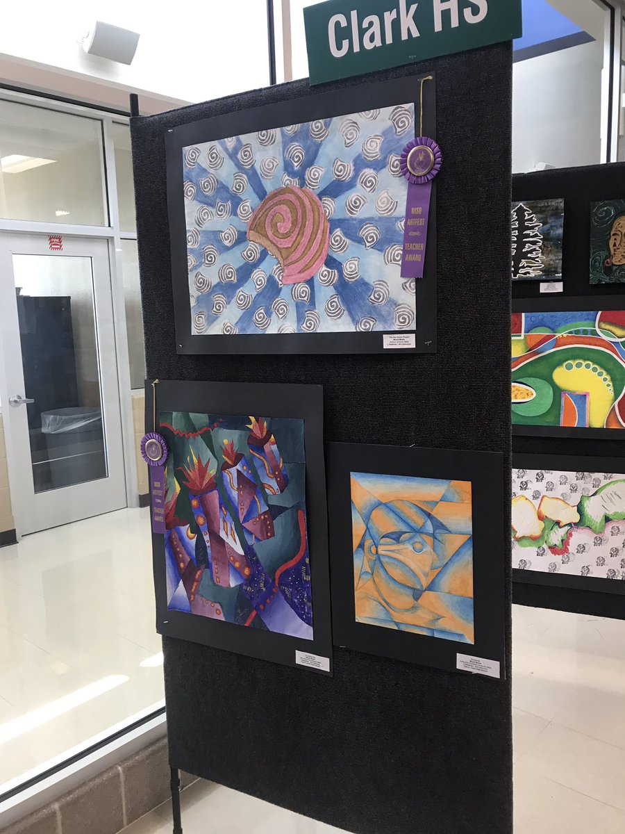 ValsArtClass's tweet photo. Artfest day!!! #Northsidefinearts #NorthsideForAll https://t.co/xacIL0ULKB
