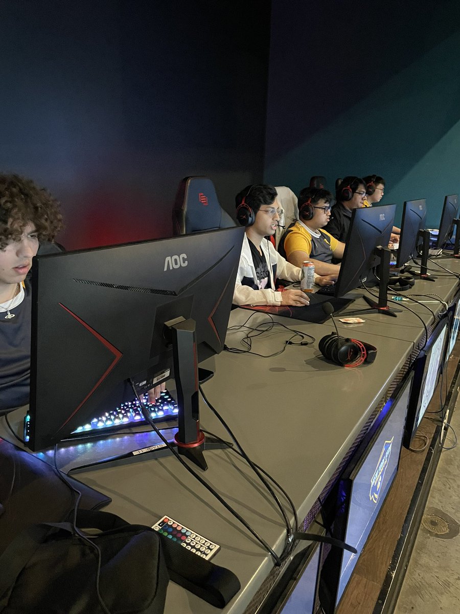 NYIT_Esports's tweet photo. Finals locked and loaded 

Overwatch vs @SNHUesports 

Valorant vs @SNHUesports 

SSBU vs @EsportsatFSU 

And Matt ‘Perceval’ Pinto closing out the day in singles.

Catch all the action at https://t.co/2kQtI1uuFA

#LETSGOCYBEARS https://t.co/xEhIeIYUHn