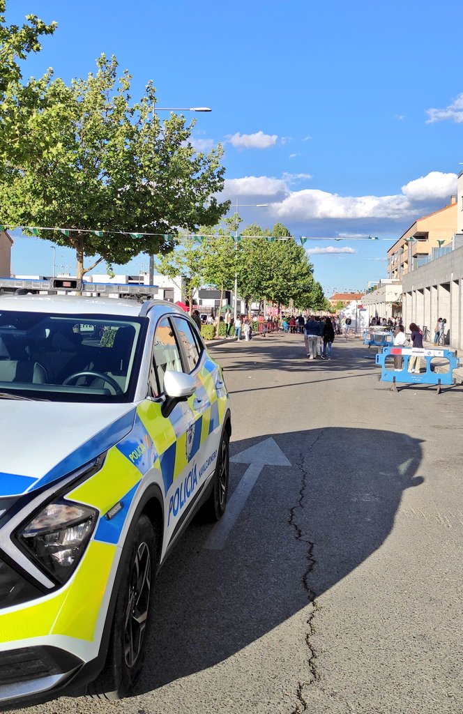 Esta tarde también estamos por la #FeriadeAbril ubicada en el Barrio de el Pinar.

👮🏻‍♂️ Si nos necesitas 📞 917911368