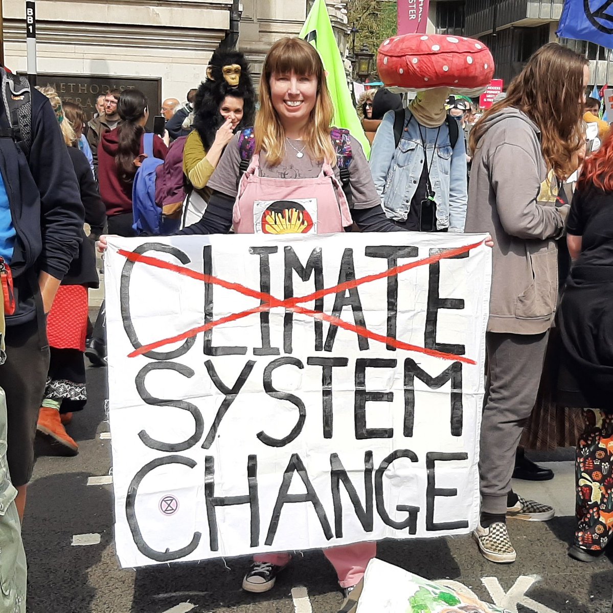 HazelMcCam's tweet photo. This #EarthDay I showed up for the planet and for our future at #TheBigOne in London. We need change in politics, business and individual life and it needs to be now before it's too late 🌍 https://t.co/7uHvnopovr