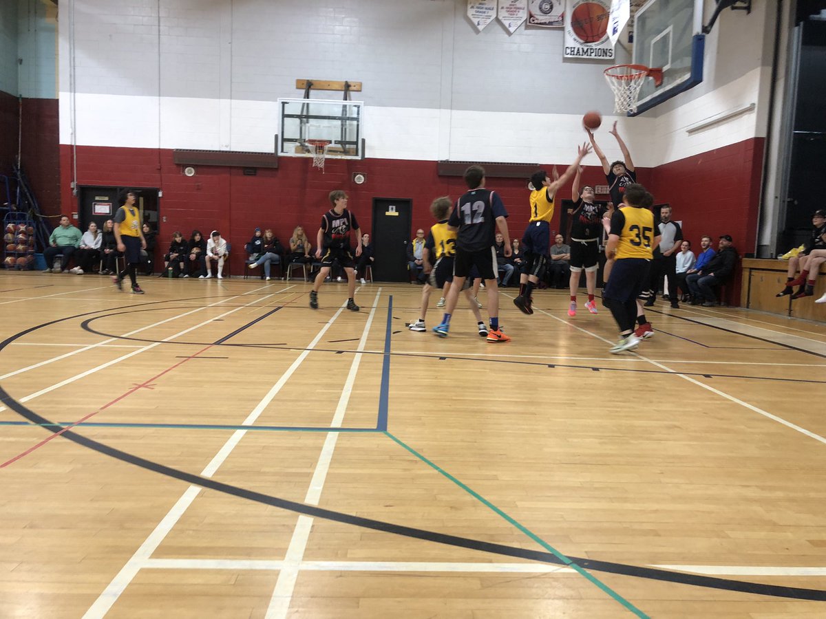 Super-proud of these <a href="/learysbrook/">Leary's Brook Jr High</a> 🦅. They certainly played their hearts out today vs. <a href="/mpipanthers/">MPI</a>. It was fun to watch &amp; also to connect with a former <a href="/bjhsaxons/">Beaconsfield Jr.High</a> student (referee)! Good luck the rest of the way gentlemen! 🦅🏀