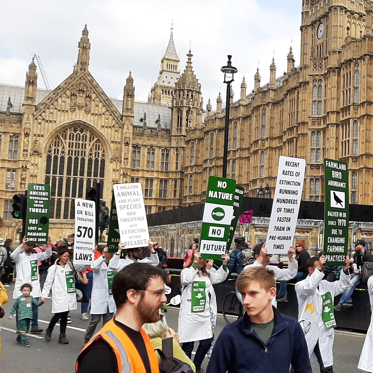 HazelMcCam's tweet photo. This #EarthDay I showed up for the planet and for our future at #TheBigOne in London. We need change in politics, business and individual life and it needs to be now before it's too late 🌍 https://t.co/7uHvnopovr