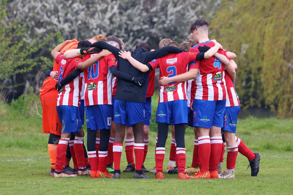 DWFCAcademy's tweet photo. DWFA | OUR U15 BLUES ARE LEAGUE CHAMPIONS 🏆

With just 1 loss all season, our U15 Blues side wrapped up the league title earlier today in a tough deciding game against Cranleigh! 👏

Well done to the Blues players &amp; to coaches Chris, Cave &amp; Jason!!!

#WeAreWanderers 🔴⚪ https://t.co/6zv3CORGCY
