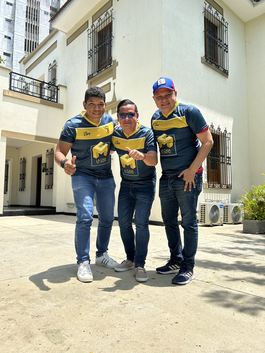 GestionEd's tweet photo. Con la camiseta puesta -@LaCasadelMaest2 -
#DTei
#ApropiacionSocialDelConocimiento
#Ciencia
#Educacion https://t.co/TwmMV9GJV4