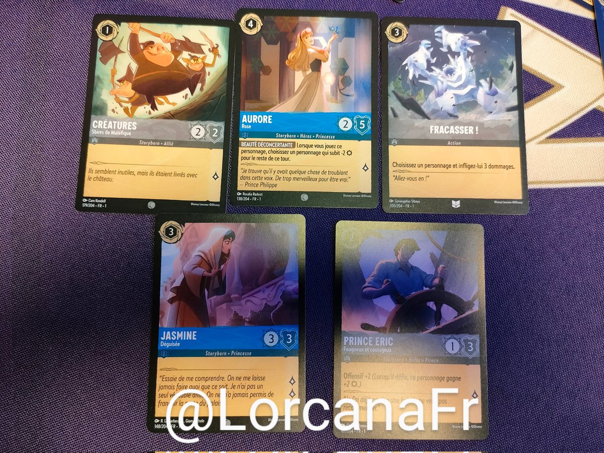 LorcanaFr's tweet photo. Today's spoilers family portrait 👨👩👧👦
Petite photo avec toutes les révélations de la journée.
#lorcana #steel #saphyr https://t.co/sSqkVBHp2Q