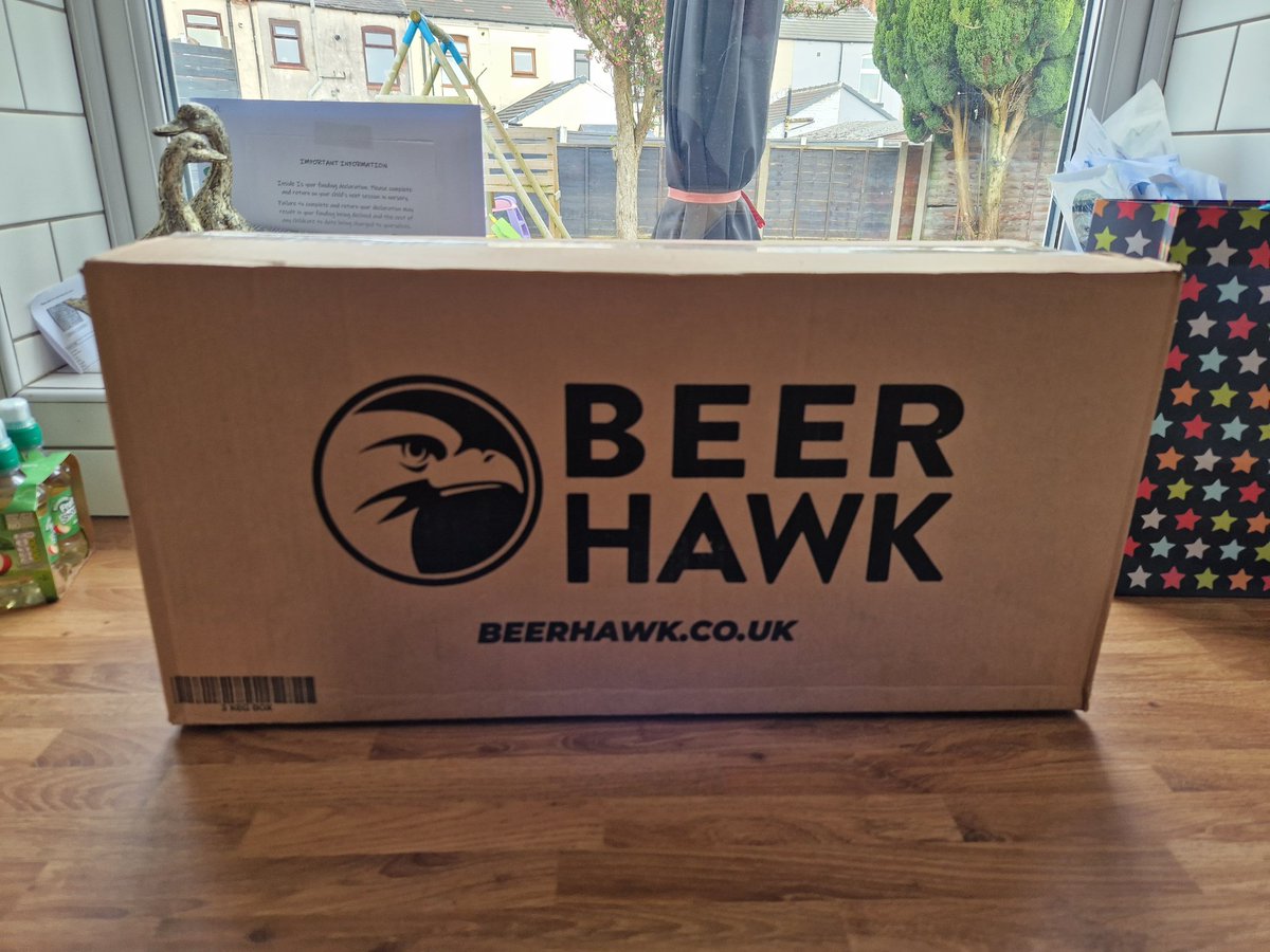 AHeywood_84's tweet photo. Well hello there!! 👀👀 #beerhawk #perfectdraft https://t.co/3eOv3VPaBb