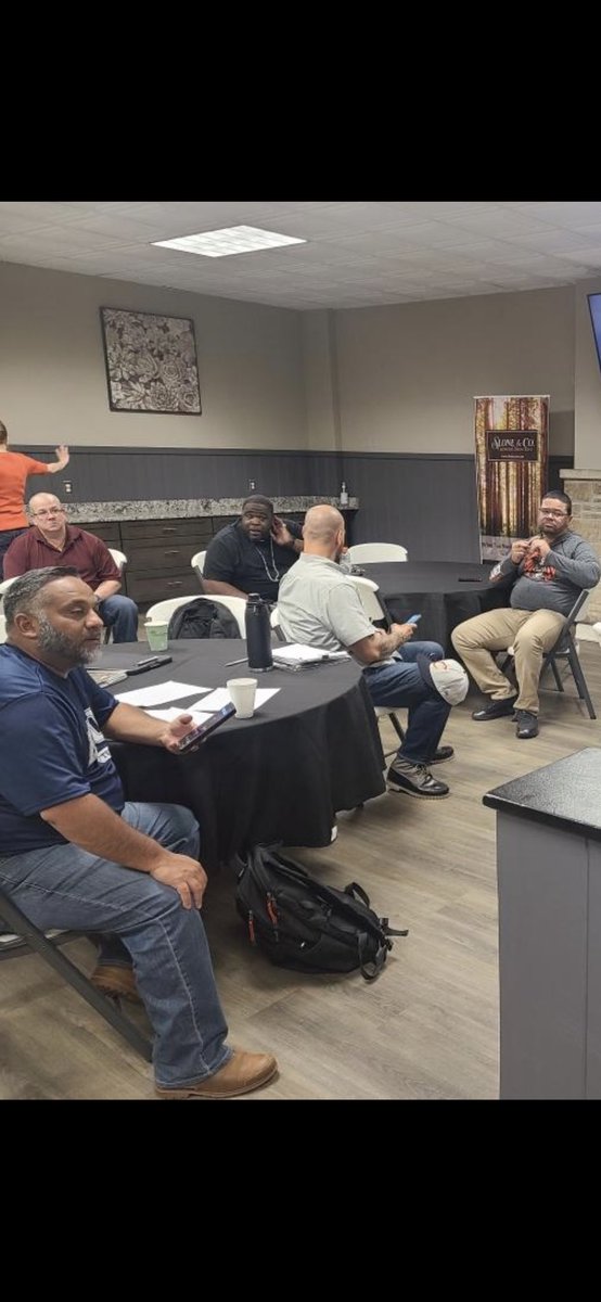 PRParadeCLE's tweet photo. The planning continues.  There are so many details to consider &amp; a lot of work ahead. But in the end it’s all worth it!

#ClevelandPuertoRicans
#puertorico
#cleveland
#boricua
#latino
#clehispanicpoliceofficersassoc
#HPOA216 https://t.co/ikYCcKDdgX