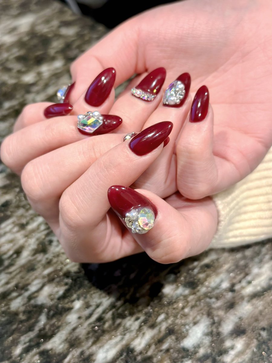 SunFeier's tweet photo. Nail make up🤣 https://t.co/KkBhvvqq4y