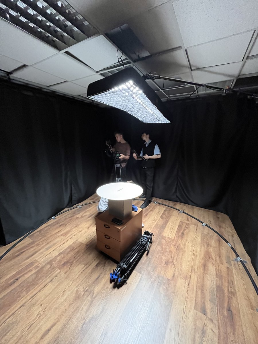 EPIC_VR_'s tweet photo. Nowe studio nagrań w @EPIC_VR_ ! 🤩
Już wkrótce będziemy się dzielić z Wami jeszcze większą ilością wiedzy na temat pracy z wirtualną rzeczywistością!

#vr #studionagrań #wirtualnarzeczywistość #vr #metaverse #metaversecompany #epicvrtalks #gry #gryvr https://t.co/Cn9XkuOI4o