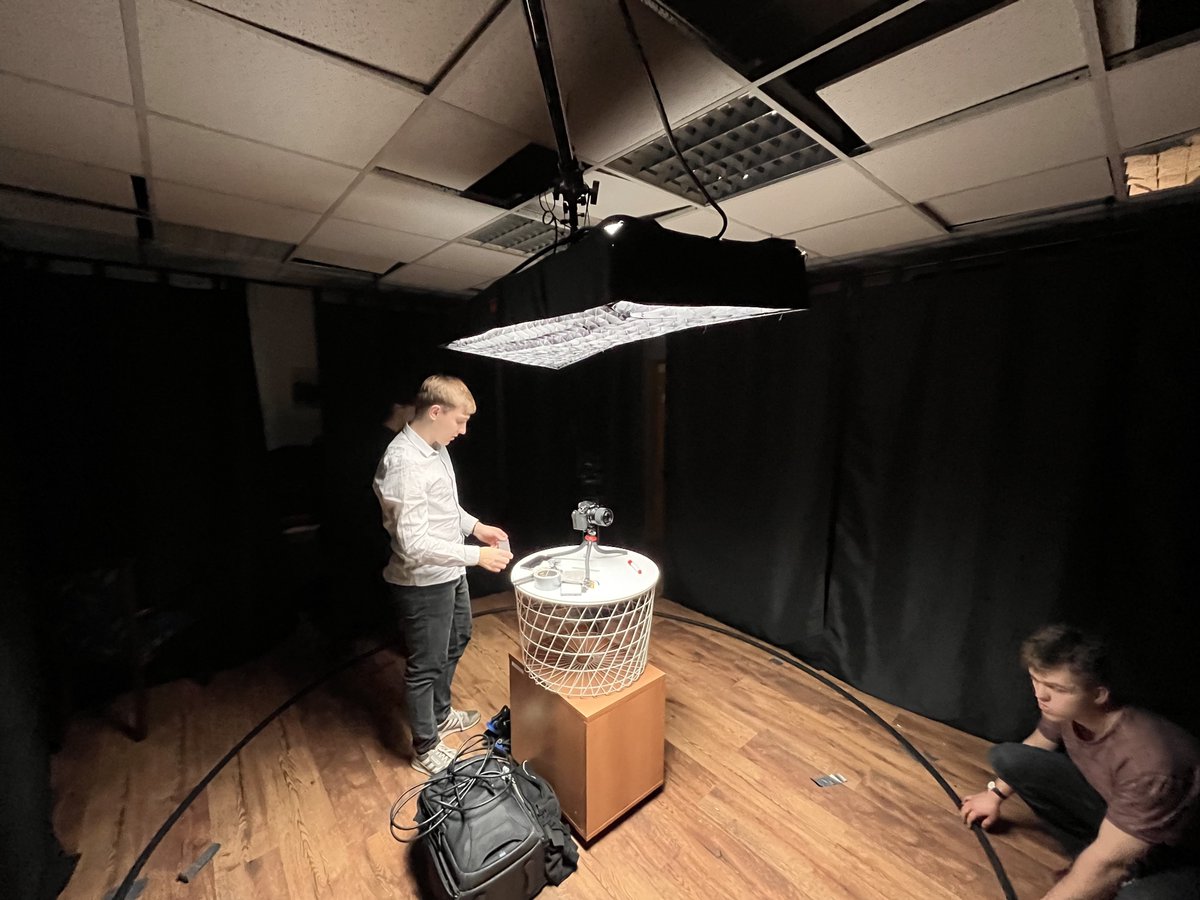 EPIC_VR_'s tweet photo. Nowe studio nagrań w @EPIC_VR_ ! 🤩
Już wkrótce będziemy się dzielić z Wami jeszcze większą ilością wiedzy na temat pracy z wirtualną rzeczywistością!

#vr #studionagrań #wirtualnarzeczywistość #vr #metaverse #metaversecompany #epicvrtalks #gry #gryvr https://t.co/Cn9XkuOI4o