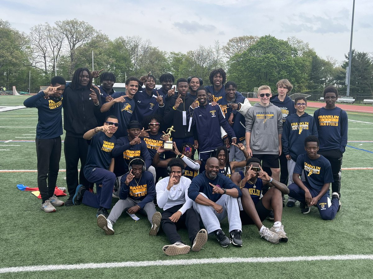 Yanchuck_FTPS's tweet photo. Congrats Boys on winning the Somerset County Relay Championships! Congratulations to the girls track team as well for finishing in 3rd place! Next up Penn Relays! Go Warriors! @AD_FTPSchools @FHS_FTPSchools @WNews_FTPS @FHS_Booster https://t.co/9HKoggFoMv