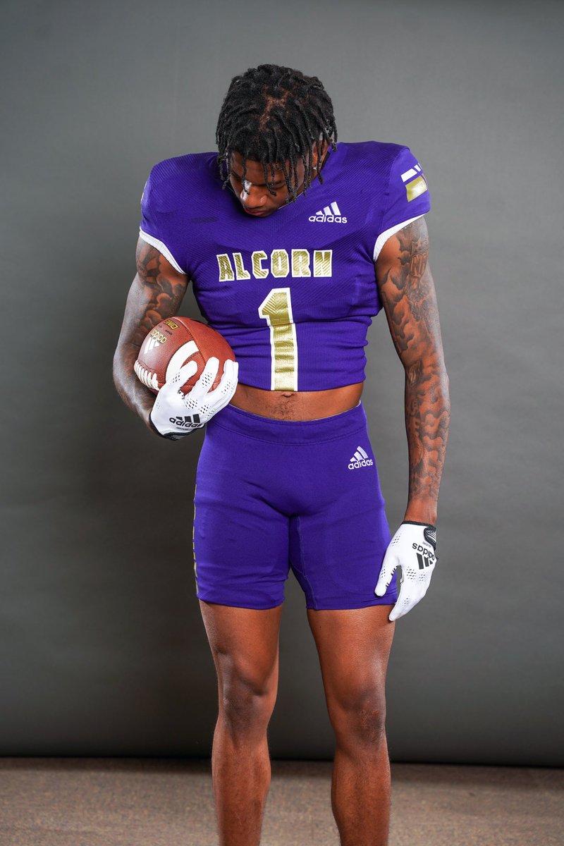 Arterrious_3's tweet photo. SWAC?👀 @AlcornStateFB https://t.co/zpOYg6BZMX