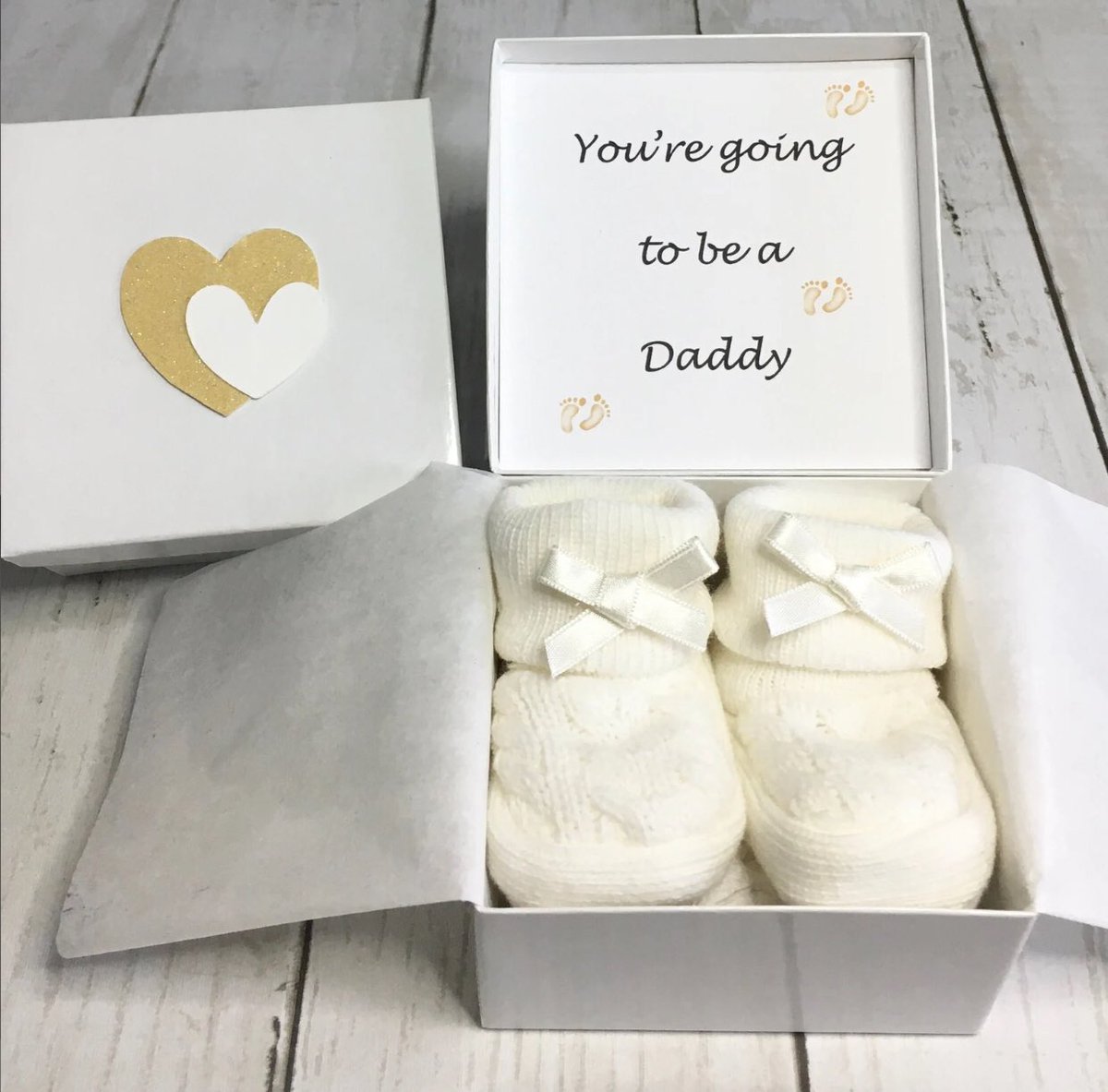 ElleRayDesigns's tweet photo. You're going to be a #Daddy #Dad #Surprise #pregnancyannouncement #Baby #Keepsake #Booties #giftbox #etsy #etsyshop #etsyseller #etsyfinds #etsystore #etsylove #etsygifts #etsyhandmade #etsysellers #etsysuccess #etsymaker #etsyfind #etsybaby #etsyart #etsyfavorites #etsygift 1/2 https://t.co/mtGZd1S2KJ