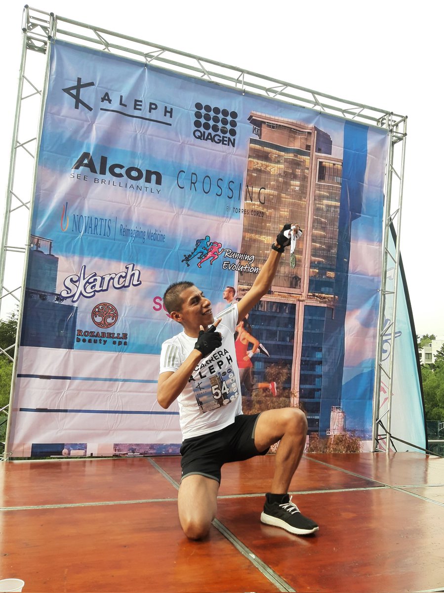 julio12345565's tweet photo. Una vertical más que se logra turno #TorreAleph 🏙. Aveces se subestiman la verticales y desde luego tienen su grado de dificultad. #YoElegiCorrer 40 Pisos=1120 escalones #CarreraVerticalAleph 🏙⬆️🏃💨 @SumandoKMx #RunningEvolution . @ManicomioRunner @ComuniRunners @templorunner https://t.co/epk4uHWZMc