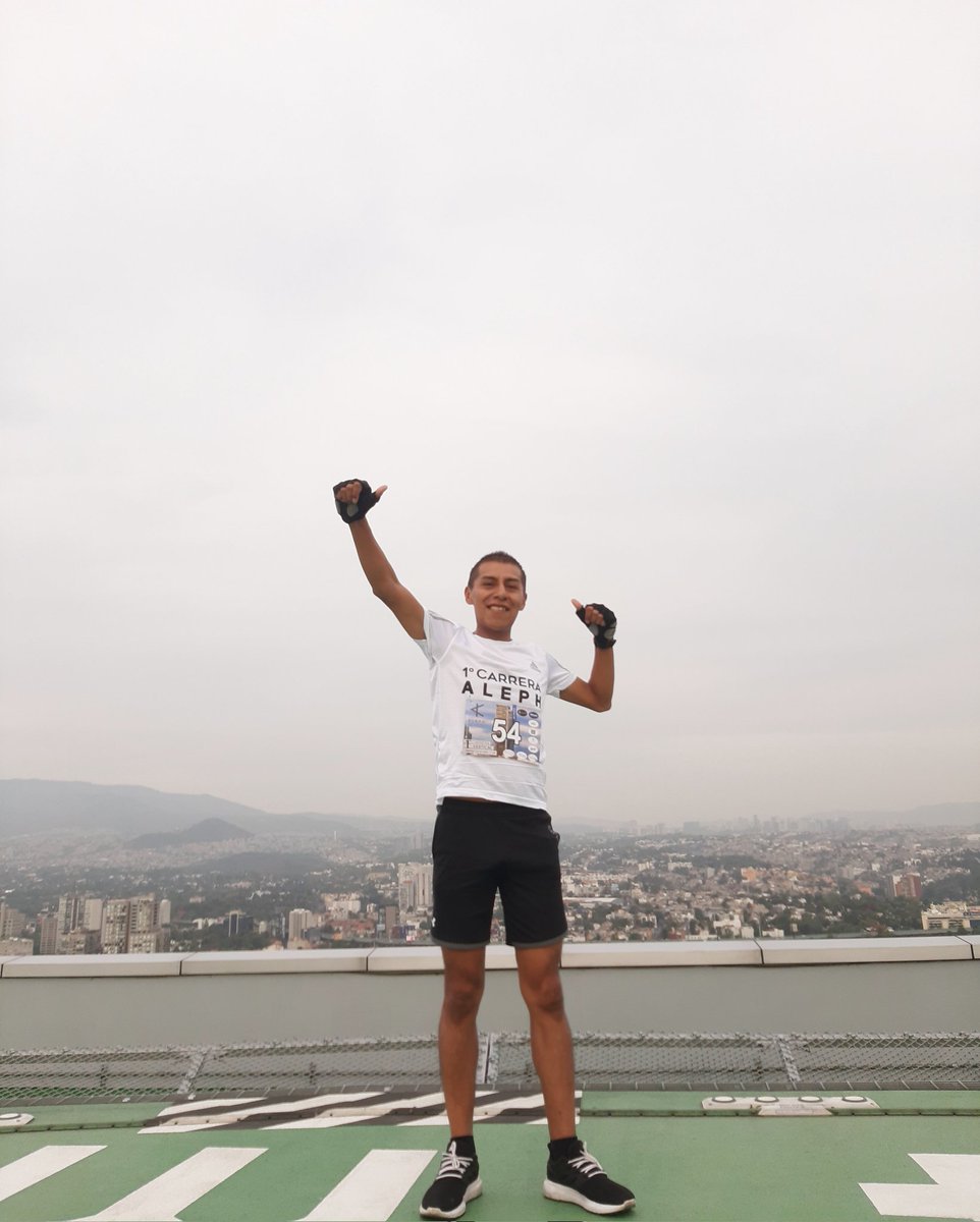 julio12345565's tweet photo. Una vertical más que se logra turno #TorreAleph 🏙. Aveces se subestiman la verticales y desde luego tienen su grado de dificultad. #YoElegiCorrer 40 Pisos=1120 escalones #CarreraVerticalAleph 🏙⬆️🏃💨 @SumandoKMx #RunningEvolution . @ManicomioRunner @ComuniRunners @templorunner https://t.co/epk4uHWZMc