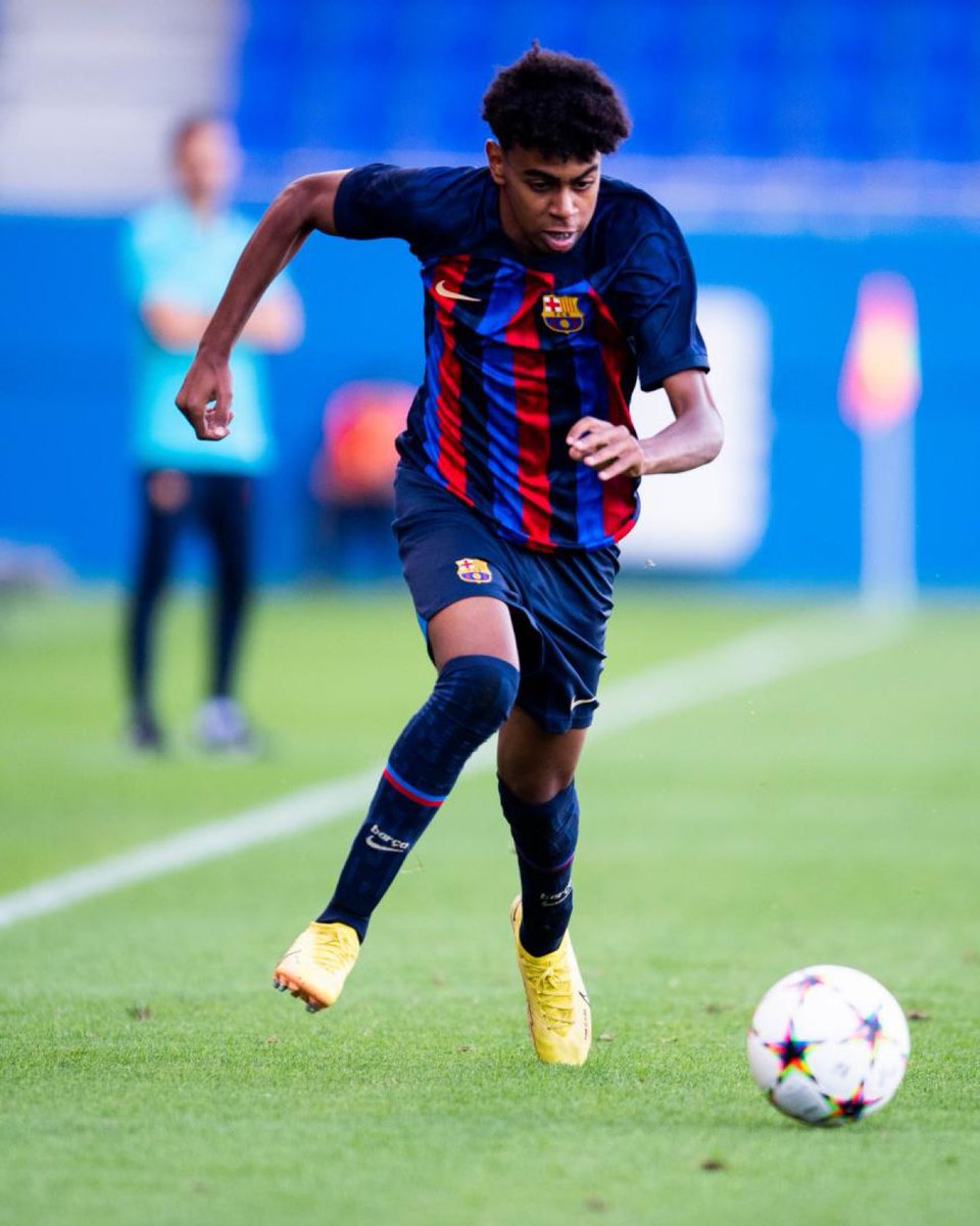 EverythingYamal's tweet photo. Lamine Yamal, 2022/23:

📊 28 Matches Played

⚽️ 8 Goals Scored

🅰️ 8 Goals Assisted

📈 G/A Every 118th Minute He Plays

Direct Goal Contribution to 19% of Juvenil A’s Goals.

Starboy 💫 https://t.co/yHLhokyza8