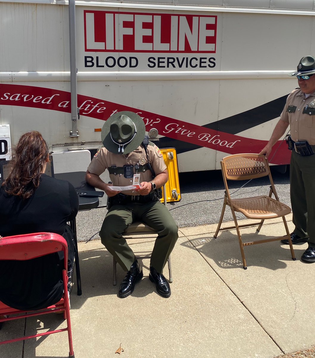 THPJackson's tweet image. THP had a huge day at Dyersburg State CC on Thursday! Troopers showed off some cool technology and stressed the importance of curbing distracted and impaired driving in TN📵 Trp Davis and Trp Hollowell and Lt Edwards even gave a little blood! #perksofthejob #JoinTHP #savinglives