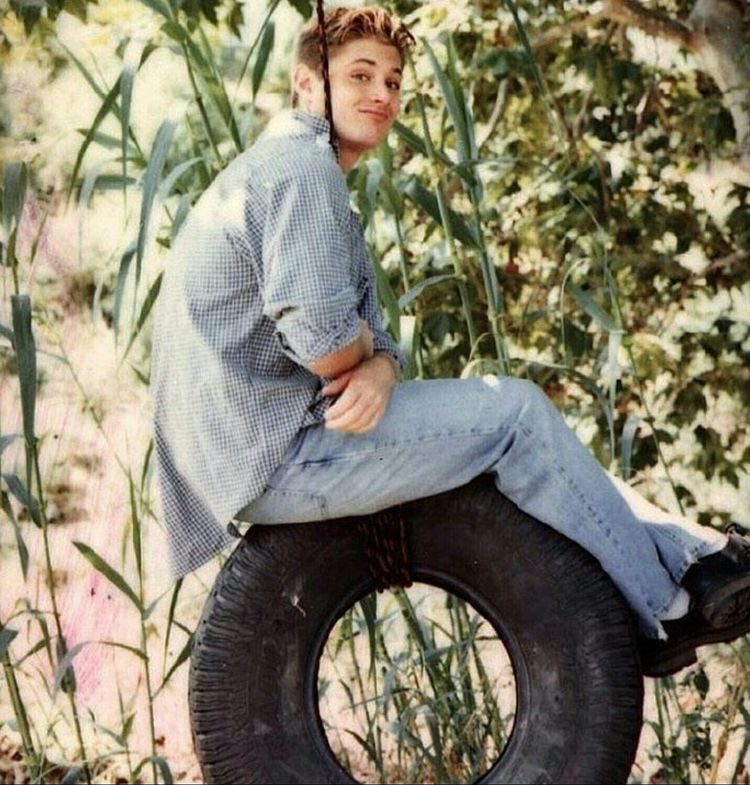 casmybeloved222's tweet photo. it’s a shame they don’t make boys this pretty anymore 😩 https://t.co/YBXsx97sFX