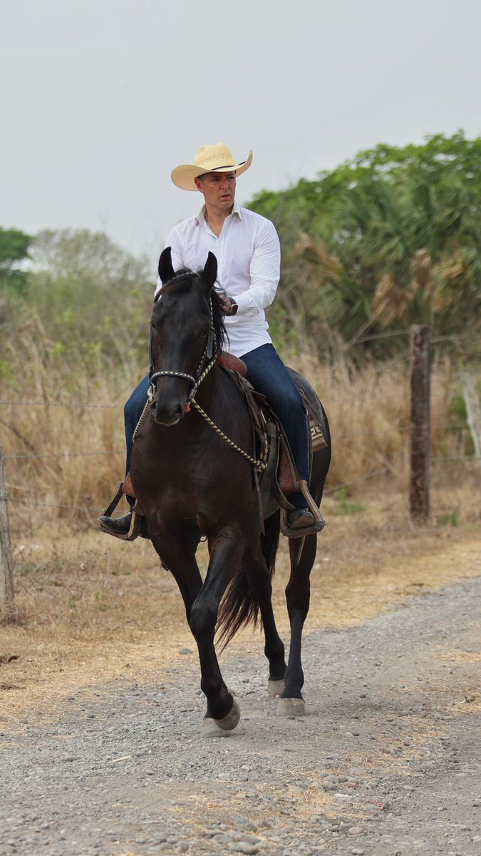 Estamos calentado motores para participar en la Magna Cabalgata y celebrar desde #Veracruz los 504 años del caballo en México.