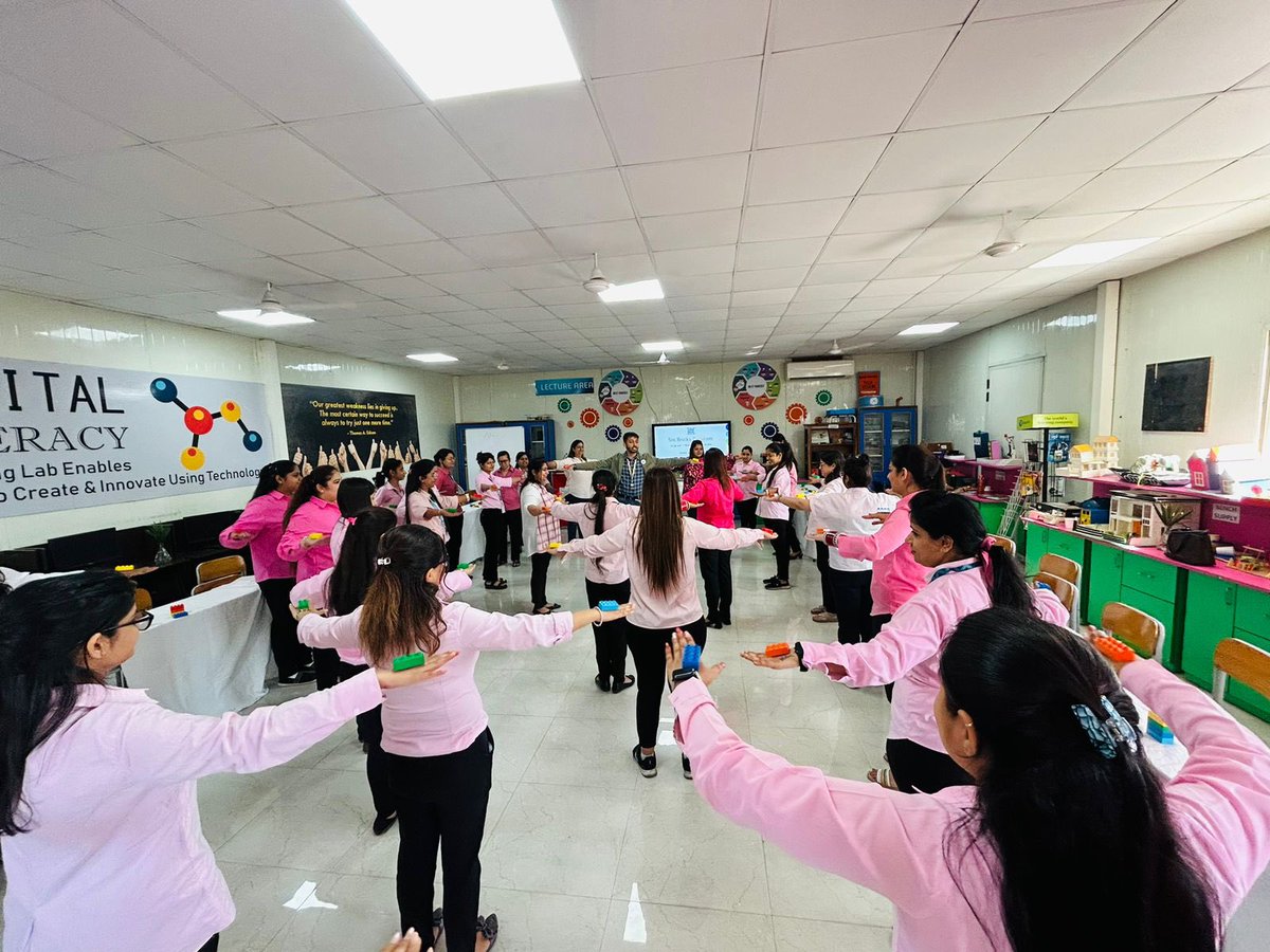MtAbuSchool's tweet photo. Building Young Minds with #LEGO Play Strategies 🧱 #AlwaysFirst #DefiningStandards #SettingTrends #RaisingBars 

👩‍🏫👨‍🏫 Our team of #IBPYP educators at Mount Abu School Delhi are excited to announce that we are incorporating LEGO brick-based play strategies into our learning spaces https://t.co/pfsOszns76