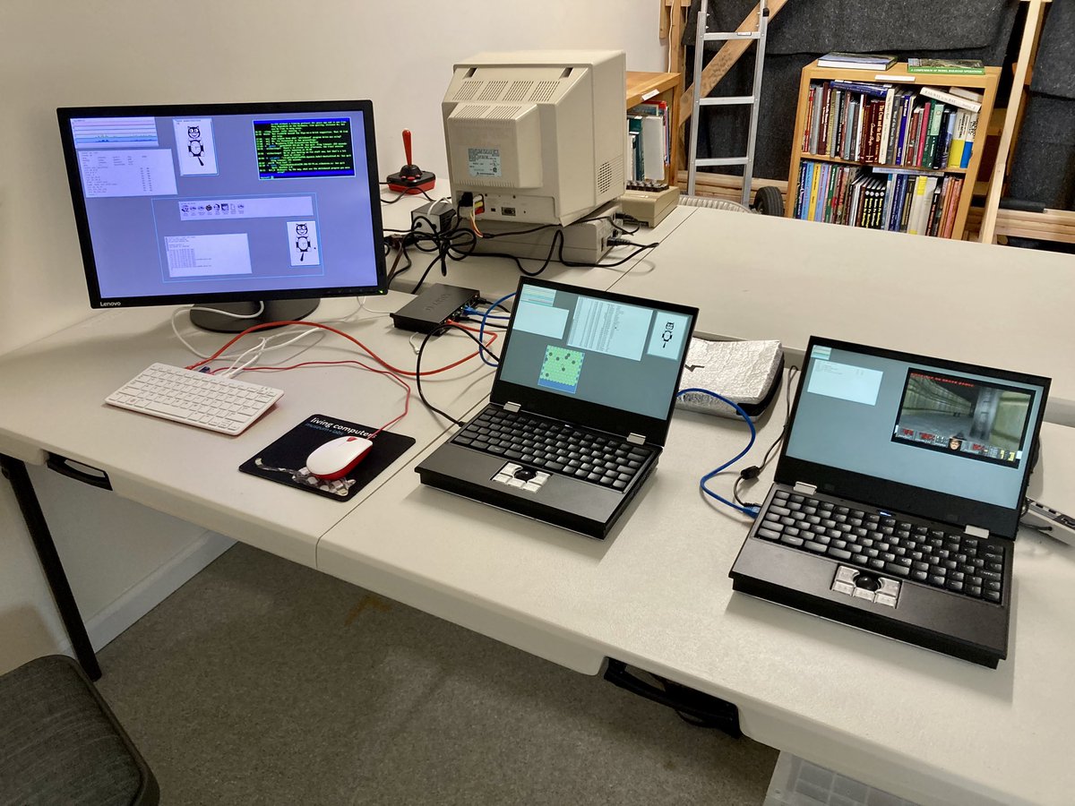 sdf_pubnix's tweet image. Plan9 on display on rpi4 and MNT Reform today at SRCS #plan9 #iwp9 #9front #rpi #mnt