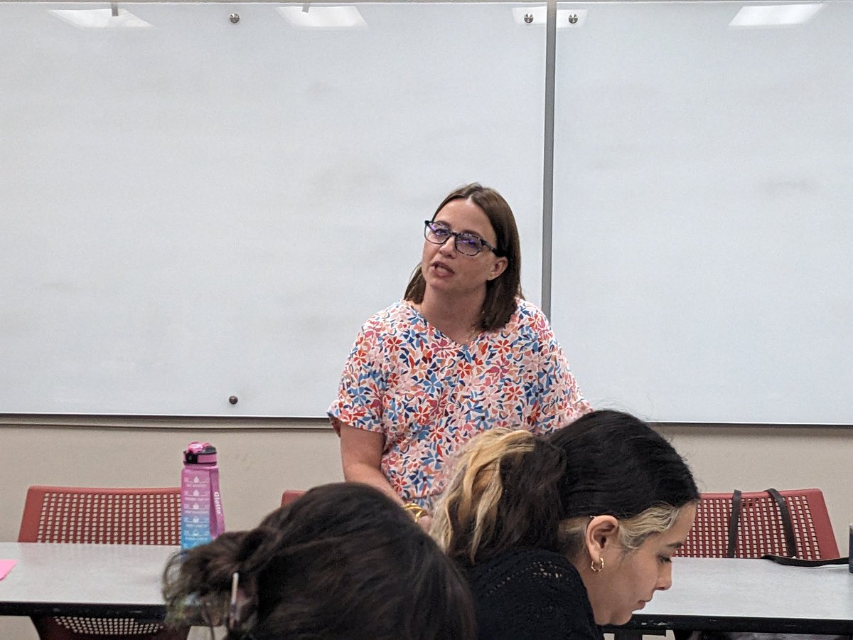 MsMcKatie's tweet photo. @heartoftexaswp is coming back, y'all! This Saturday's workshop was a big success! Numbers are growing back to prepandemic days &amp; the news is spreading again about this community that disrupts systems of inequity &amp; insists on humanizing curriculum. @writingproject @UNT_COE_Dean https://t.co/7LQRWJQt3v
