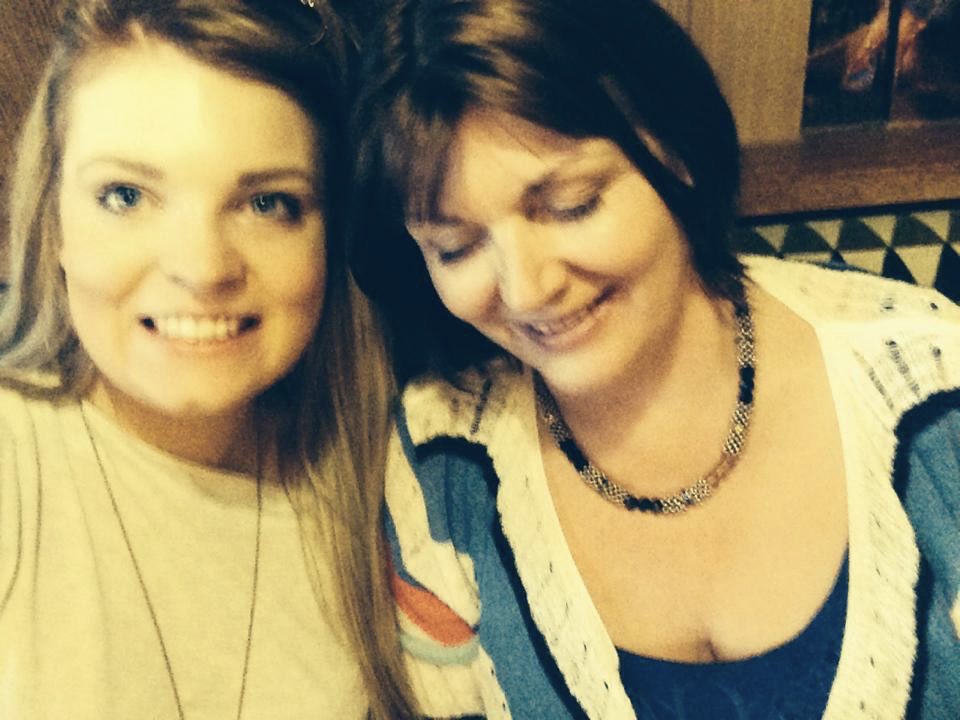 LucyMacMusic's tweet photo. Running the London Marathon for @BRUKresearch in memory of my beautiful Mum tomorrow. 
What an honour 💙 #LondonMarathon #brainresearchuk https://t.co/3PnTlR5ge3