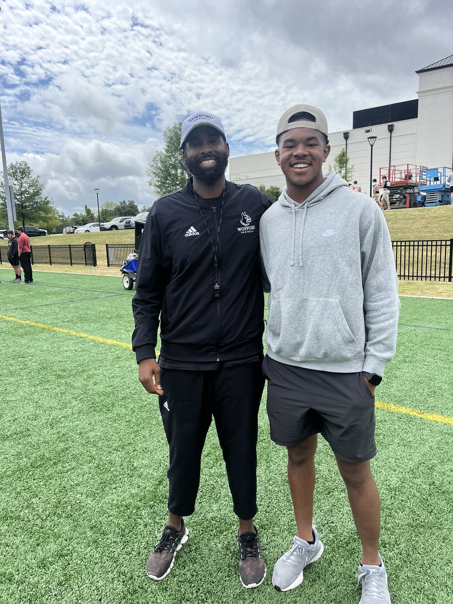 AndersEli4's tweet photo. Had a great day at Wofford! Thanks for having me out @Coachsax72 @Coach_Doolittle @CoachAWarwick 
@Cwoods75 

@DeShawnBaker6 @SC_DBGROUP @HoughFB https://t.co/Bcxvchc72q