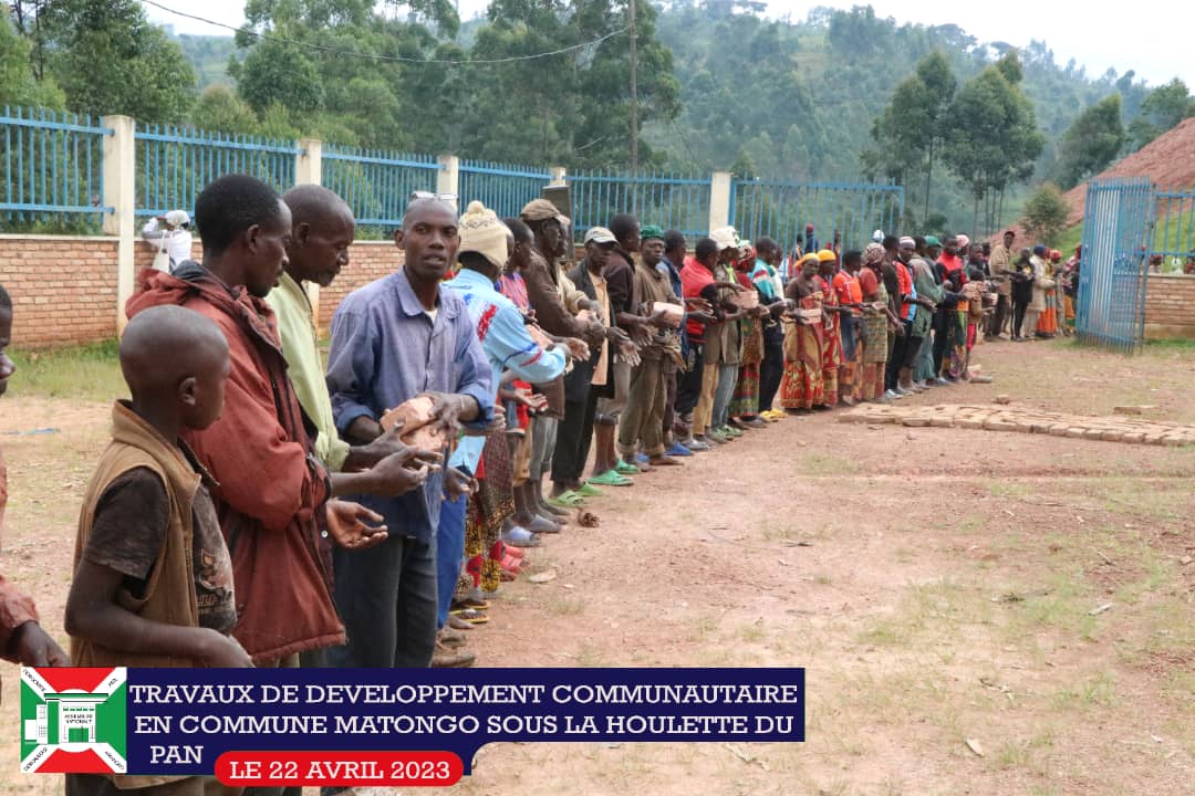 nshingamateka's tweet photo. 2/n Après avoir complimenté la population de sa participation massive aux #TDC, le PAN a parlé du nouveau découpage administratif du #Burundi dès 2025, en spécifiant que la commune #Matongo gardera son nom et qu'elle sera composée de Butaganzwe &amp; Gatara. https://t.co/gMYmYfj9Pu