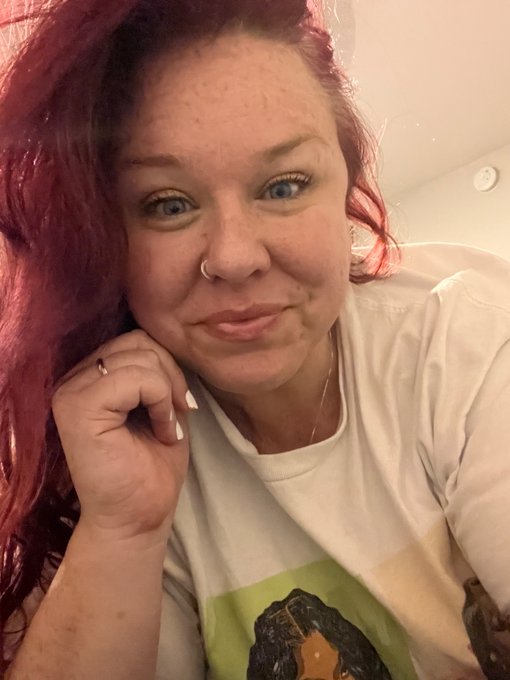 Hey Y&rsquo;all Happy Saturday!!! I&rsquo;m just chillin&rsquo; today. What y&rsquo;all up to???? https://t.co/PHCivWcWhw