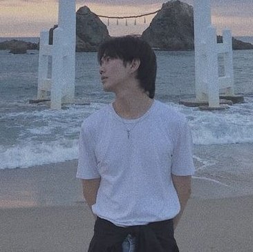 rosemary_night's tweet image. The first step in growing as a human being is... to support your friends and be there for them when they need you😌 #FreeBuild