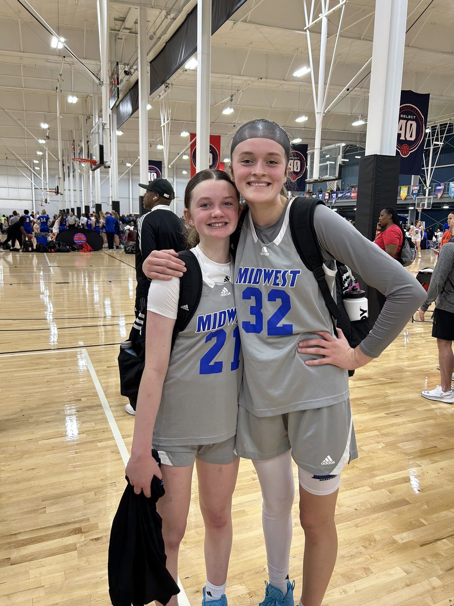 Missing a few, but glad to have been able to watch our players do what they love the most!!! 🏀 The future is looking really good 😎 #BANGBANG <a href="/gbball_wv/">WV Girls Bball</a> <a href="/ElinLogue/">Elin Logue</a> <a href="/TerrellBraylin/">Braylin Terrell</a>