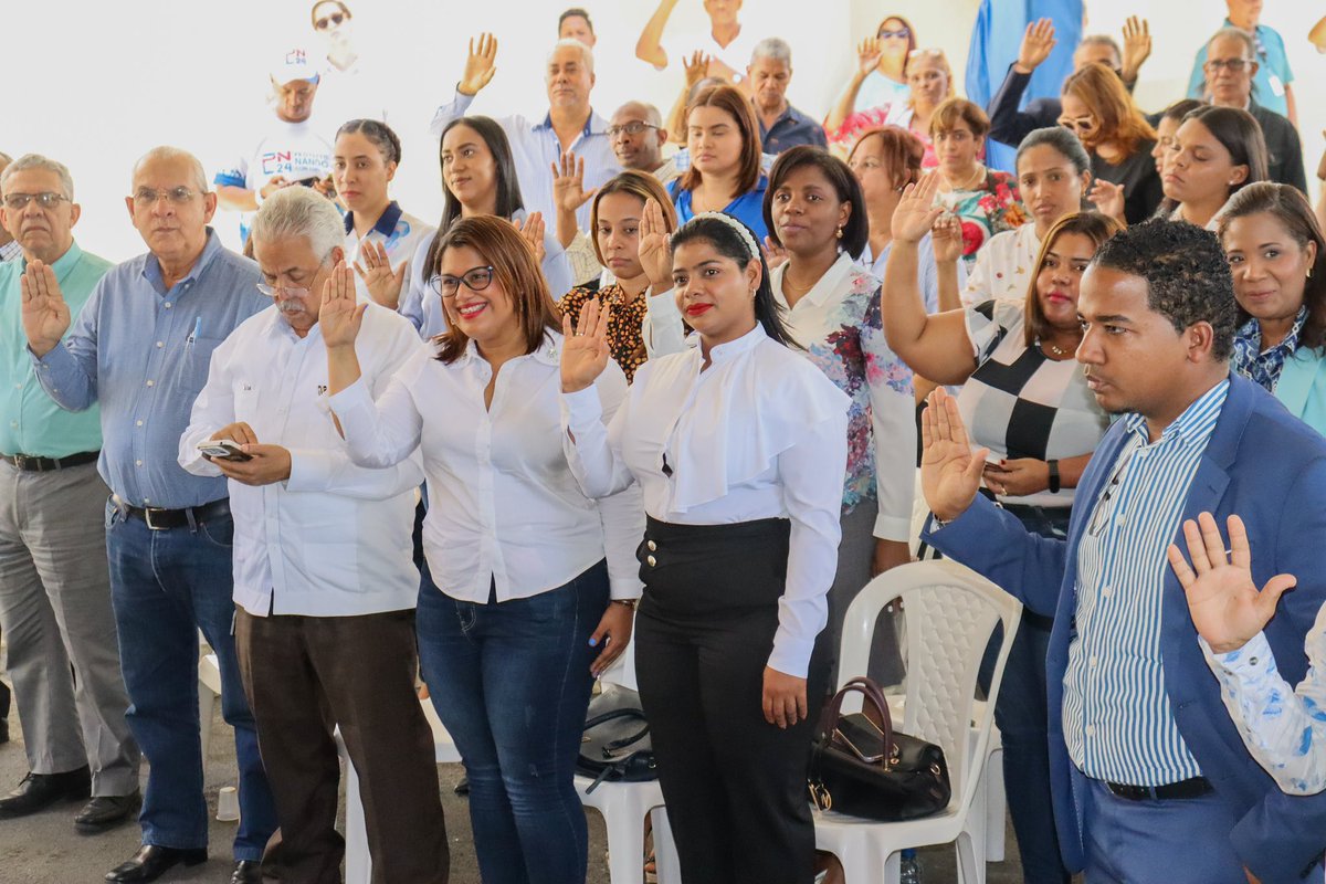 drJoseMatos's tweet photo. Reiterando siempre mi apoyo al Sr. Presidente Luis Abinader (@luisabinader), juramentación de miembros del PRM (@prm_oficial) en el Frente Nacional de Salud (@frente_saludprm).

#prm #prmcomunica https://t.co/df321CugBE