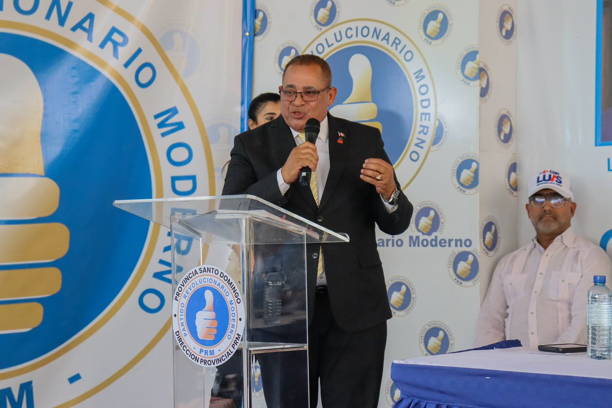 drJoseMatos's tweet photo. Reiterando siempre mi apoyo al Sr. Presidente Luis Abinader (@luisabinader), juramentación de miembros del PRM (@prm_oficial) en el Frente Nacional de Salud (@frente_saludprm).

#prm #prmcomunica https://t.co/df321CugBE