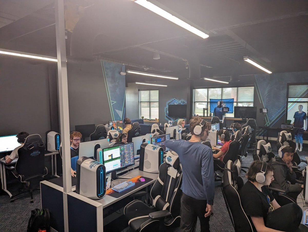 Champ_Esports's tweet photo. Varsity Valorant tryouts are packed!! Nearly 30 current/future Champs are duking it out right now; regardless of what happens our Val community is going to be HUGE next year!

#LetsGoChamps https://t.co/ATNUcItNgd
