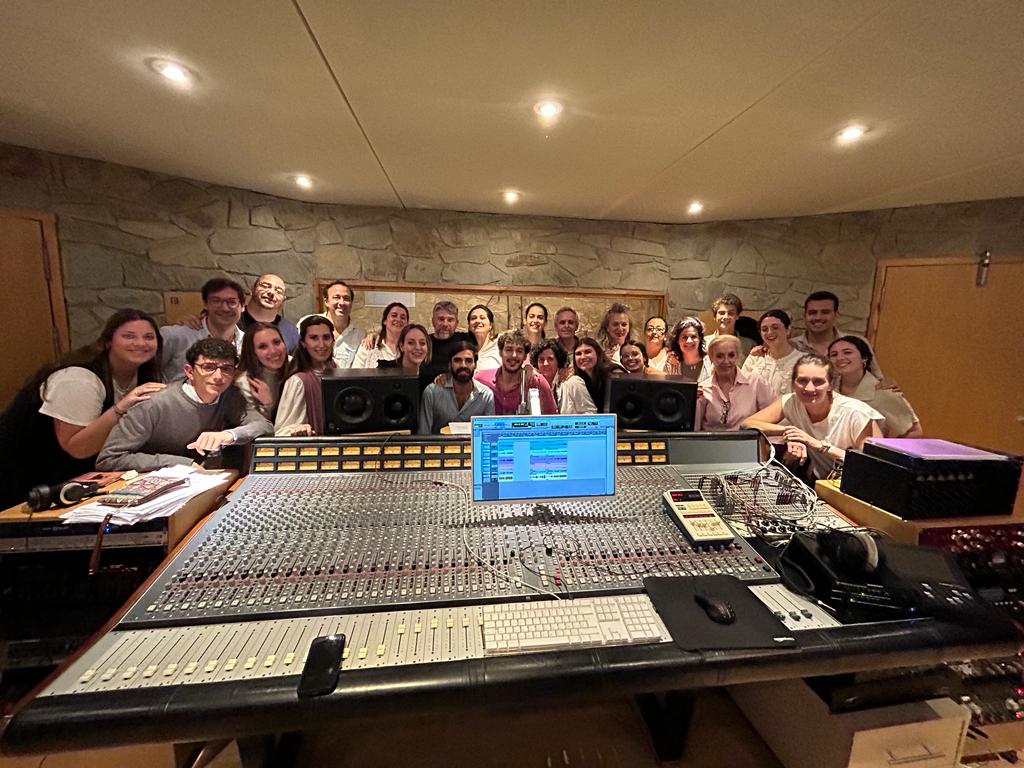 Finalizamos el 2° día de grabación en el estudio y con esta foto damos por concluido el trabajo de muchos meses a las espera de la gran presentación del 4° trabajo discográfico del Coro de la Hdad Mayor de Nstra Sra de Setefilla.