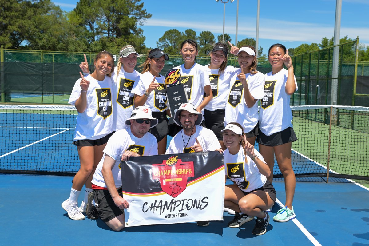 GulfSouth's tweet photo. 𝗥𝗜𝗡𝗚 𝗪𝗢𝗥𝗧𝗛𝗬 

Congratulations to @UWA_Tennis on winning its third-consecutive #GSCwten tournament title!

READ MORE 📰⤵️
https://t.co/GDeX7rWmuN https://t.co/jaGZqUoeVx