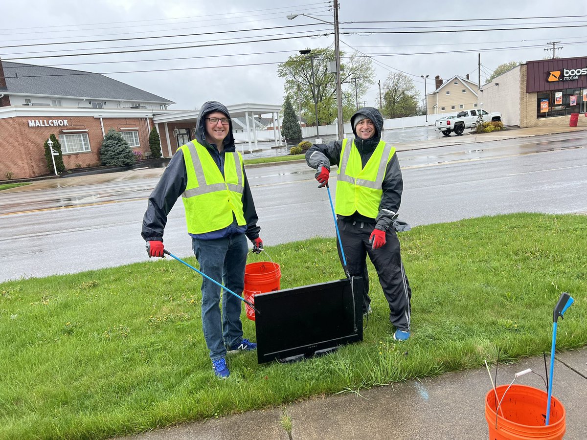 Spent the morning with <a href="/WeAreParmaProud/">WeAreParmaProud</a> Spring Trash Crawl in <a href="/PolishVillage/">Polish Village Parma</a>. #weareparmaproud
